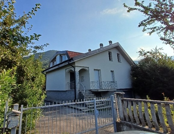 Esterno