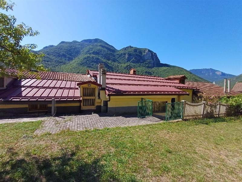 Esterno dietro casa